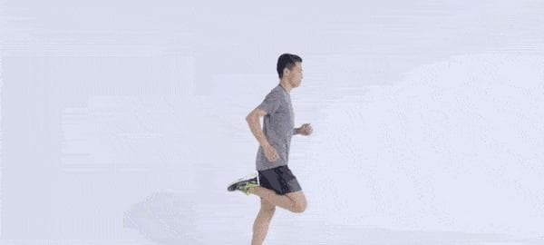 慢跑步技巧与动作要领（掌握慢跑的正确姿势）