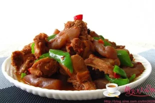 魔芋烧鸭：川菜经典，低脂美味