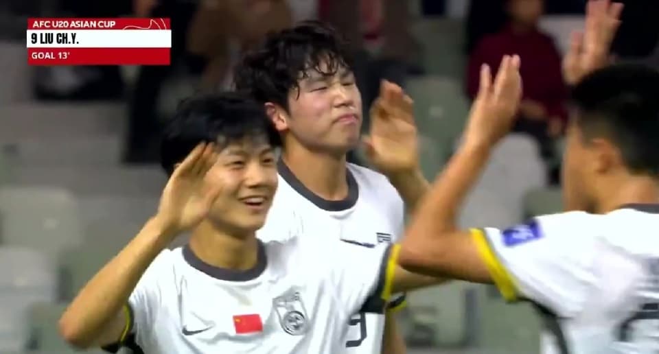 2-1！中国U20表现“亮眼”，依木兰有大将风范，申花小将连场破门