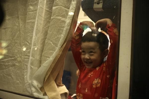 2025春运启幕：C919首执飞，多城升级服务迎客流
