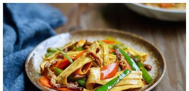 肉丝豆皮制作教程：一道营养均衡的家常美食
