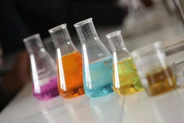 糖友尿中出现泡沫就是糖尿病肾病吗