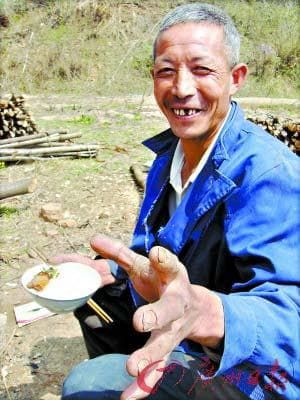 卖炭翁延续数千年仍存在 烧炭工艺几乎与唐代一样