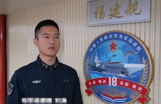 “福建舰”舰徽公开，暗示舰载机搭载模式生变？