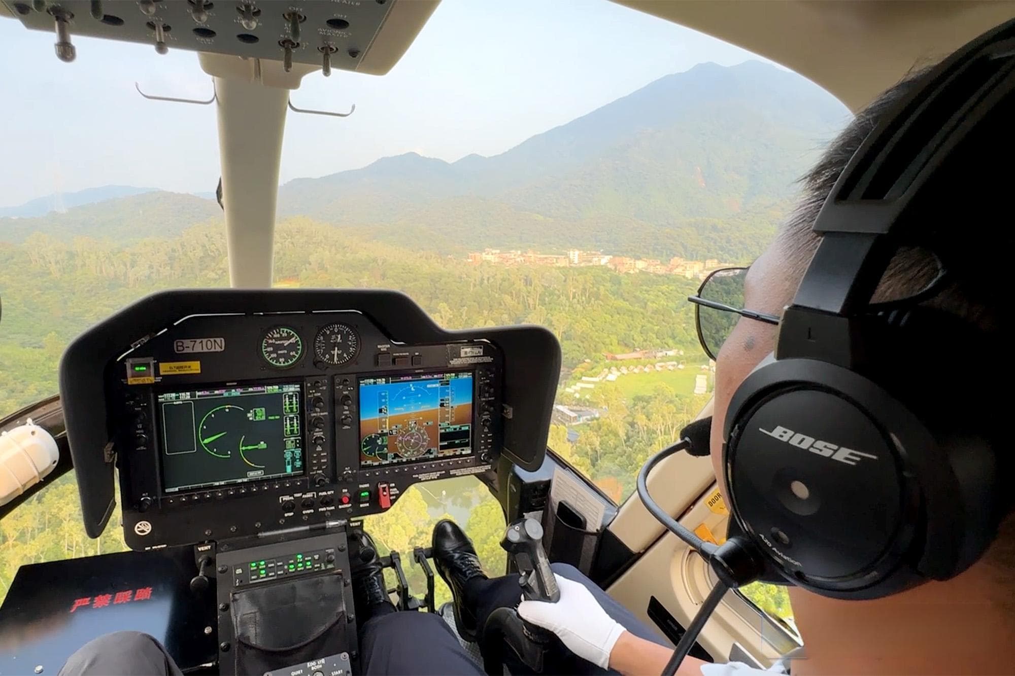 低空物流飞行规模领跑全国，深圳如何应对发展安全双重挑战？