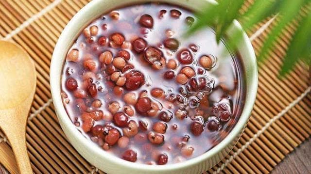 红豆薏米粥：利水祛湿佳品，孕妇慎食需知