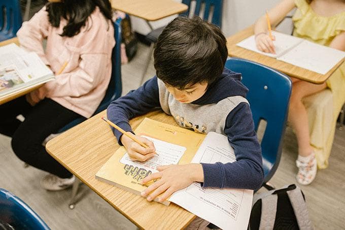 有效的影子老师支持计划：帮助自闭症学生融入校园生活