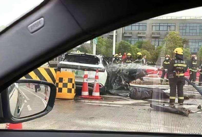 电车事故频发，三元锂和磷酸铁锂电池有什么区别？哪一个更安全？