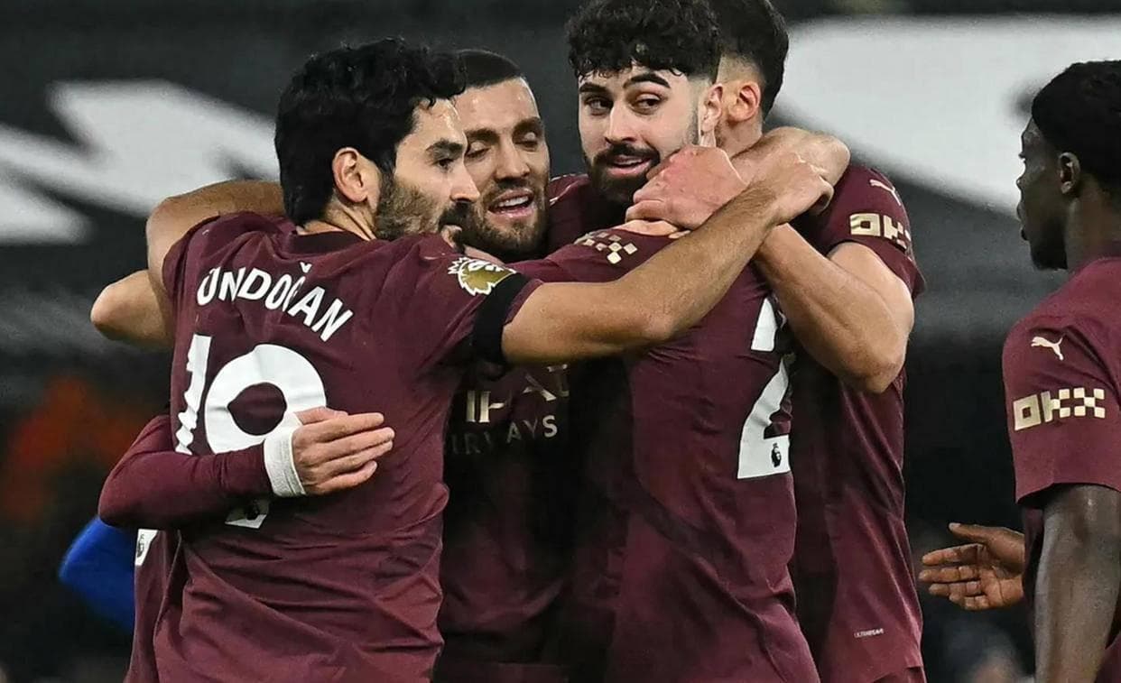 英超乱战：曼城6-0狂胜，曼联1-3告负，第4至第8仅差2分