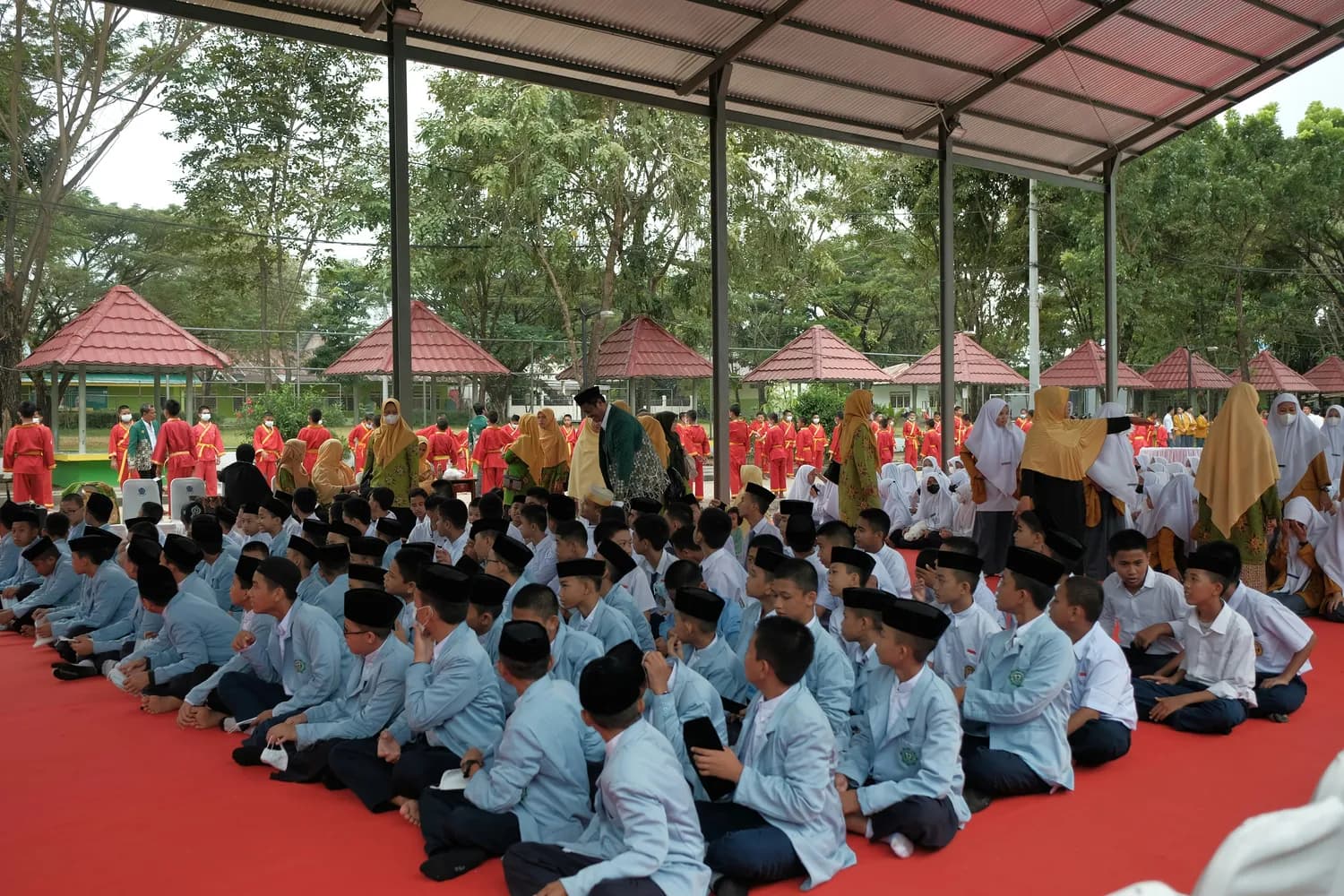 横沥实验学校的有为德育：培养青少年利他精神