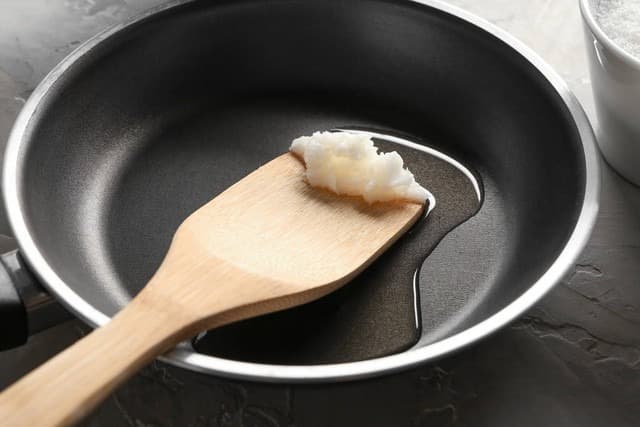 锅底黑垢硬如铁？老祖宗传下的妙招，不刮不擦自动掉！