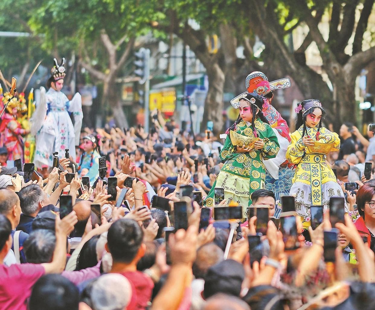广州多区举行大型“三月三”民俗文化活动