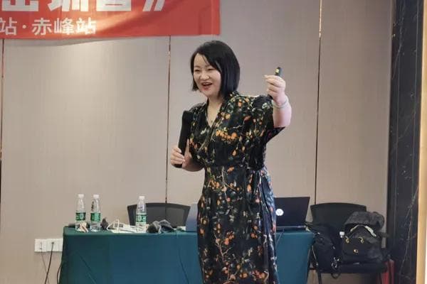 美甲行业商业模式及收入