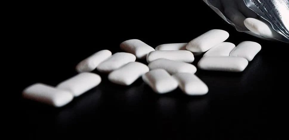 最新研究：口香糖成微塑料释放大户！咀嚼前8分钟会……
