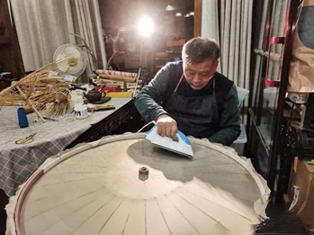 （新春走基层）西湖绸伞上春晚背后：杭州余杭乡村激发非遗新活力