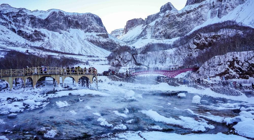 雪是冷的，山是热的：长白山“冰雪走廊”火起来