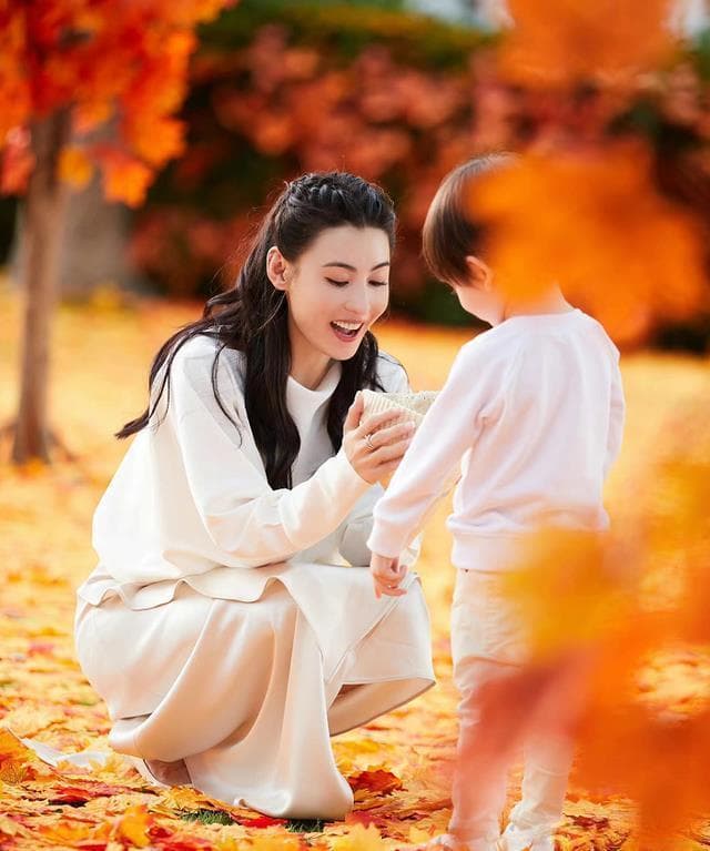 张柏芝：用阅读和事业平衡术培养优秀子女