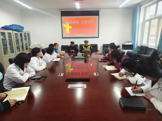 向酒醉驾说“不” ！彭阳交警走进单位开展反酒驾交通安全宣传活动