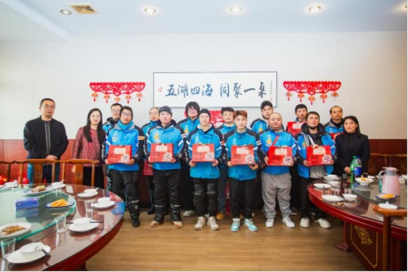 苏州漕湖：共聚庆小年 年夜饭里话温情