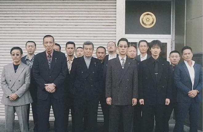 7部经典日本黑帮电影，部部高分，生猛刺激！