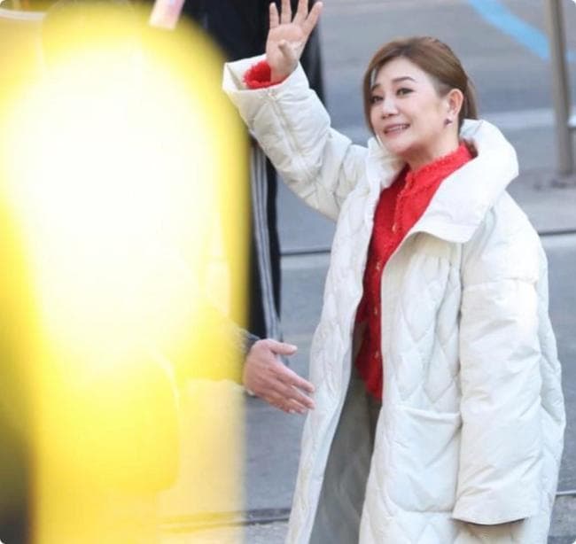 2025年春晚彩排遭质疑：阵容老化、语言类节目质量下滑