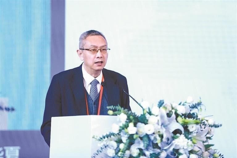 贾康：2025年楼市股市将受益于更积极财政货币政策
