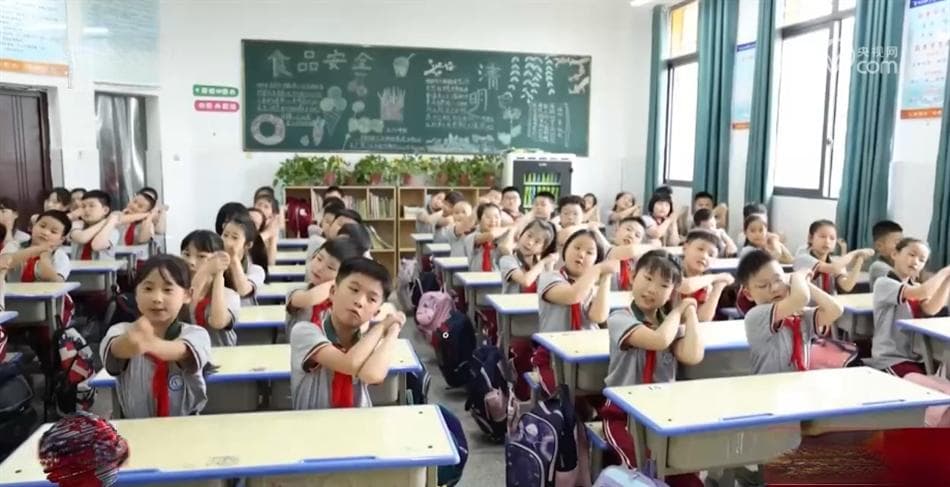 五大类心理问题困扰“少年的你” 孩子心理变化这些小细节要留意