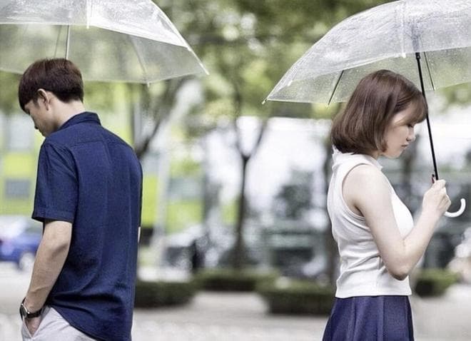 面对爱情危机时，我们应该如何应对？