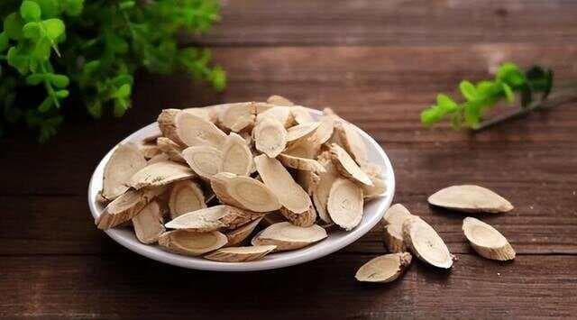 黄芪是优秀的补药，中医：使用需关注6个细节，很多人不知道