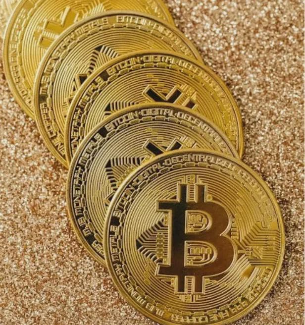比特币暴跌8.6万，ETH下杀2300，SOL腰斩！千币跌停，如何突围？