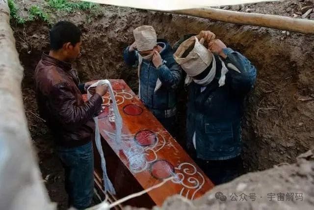 人死后土葬，肉身变成白骨要多久？