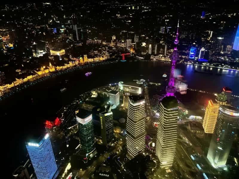 上海中心大厦：观景、用餐及必看景点