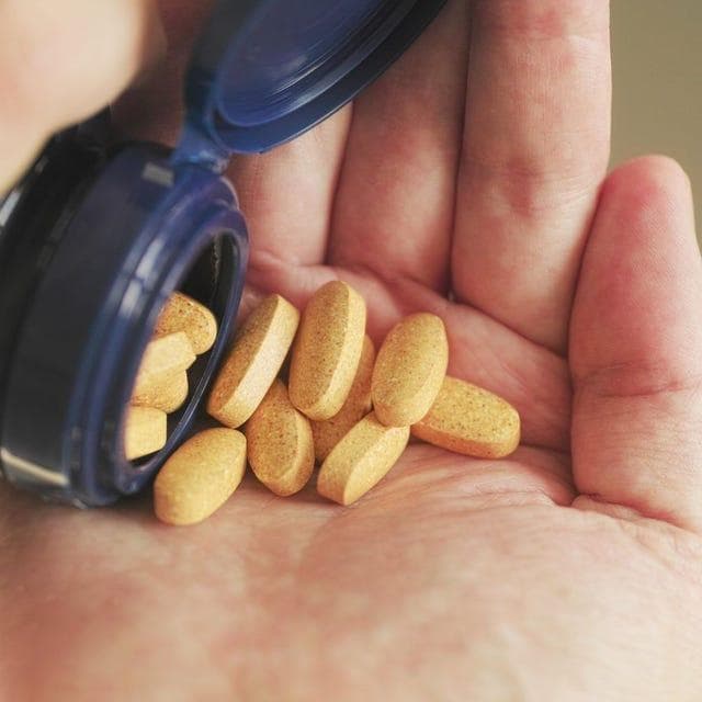 维生素B群：功效、适用人群及食用注意事项全解析