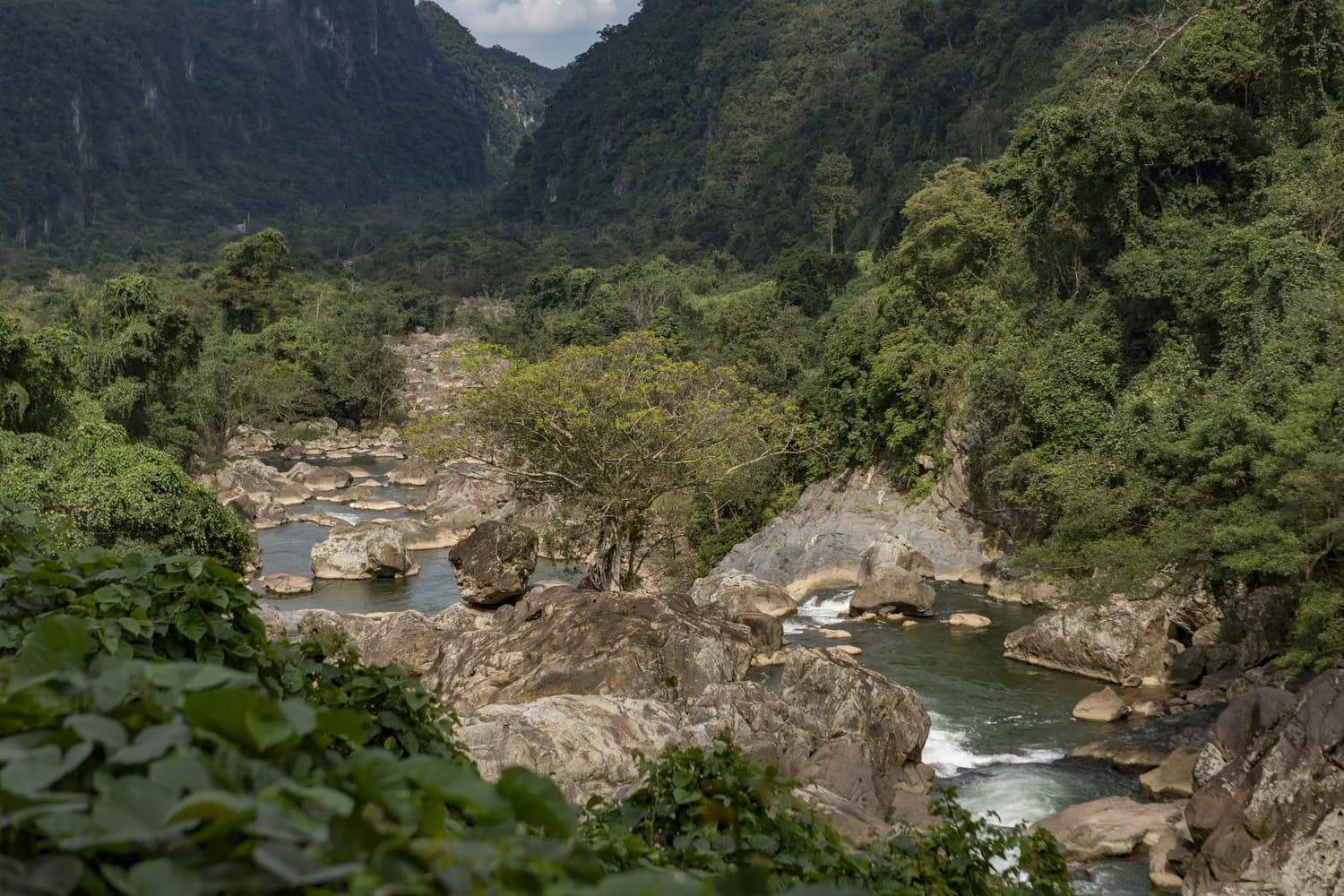 荔波小七孔打卡秘籍：避开人流拍大片！