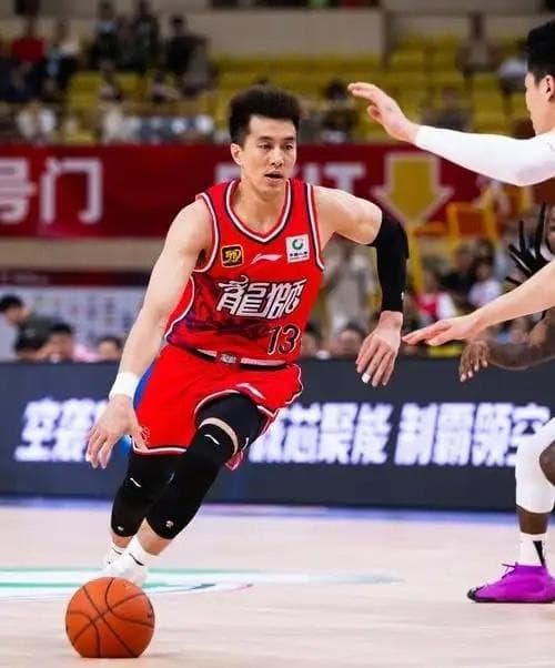 郭艾伦复出倒计时，广州男篮备战关键战