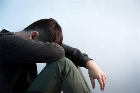 男生分手后的普遍心理！男生分手后的4种想法及应对策略