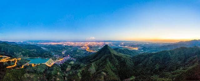 世界影坛的传奇——成龙