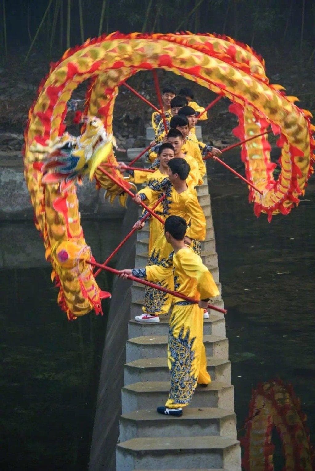 2025宁波春节：非遗文化邂逅科技新潮，十大活动轮番上演