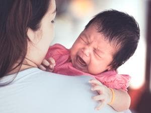 新生儿肠绞痛的原因及应对方法