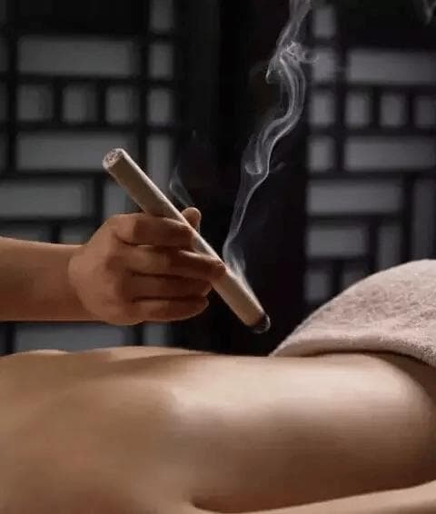 艾灸8大穴位，健脾疏肝双管齐下，这样一来湿气就祛除了，排出一身湿气！