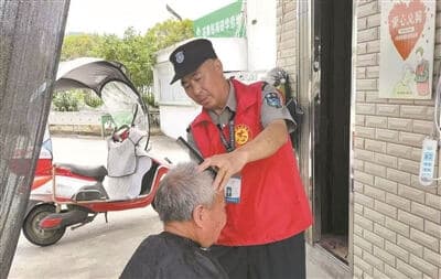 隐藏剃头匠 剪出“邻里情”