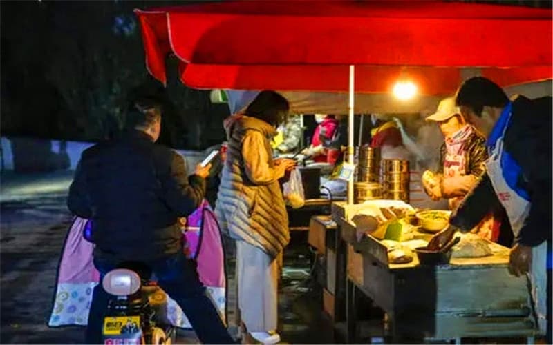 55岁农村人在城市创业：四个年入10万的小生意项目