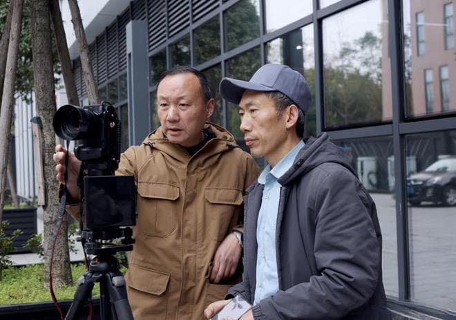 集体照拍摄完全指南：从构图到用光的全方位技巧