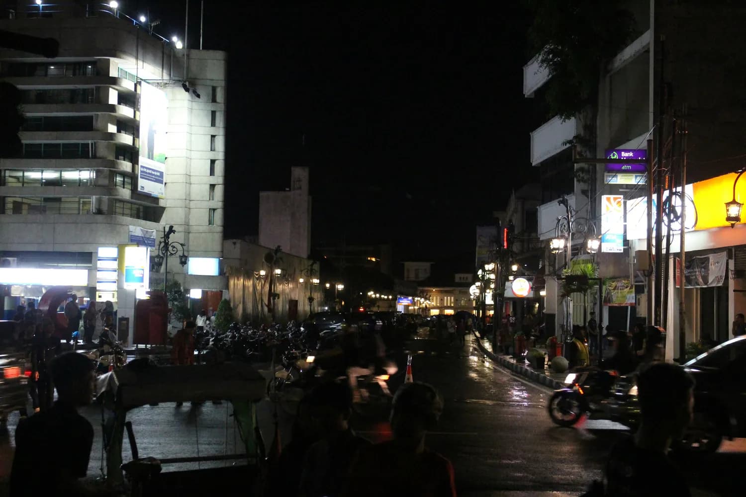 玩转瑞丽边贸街：最全夜生活指南