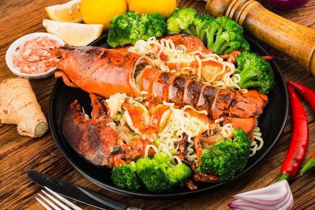 龙虾蒸制秘籍，掌握时间与火候，尽享美食盛宴