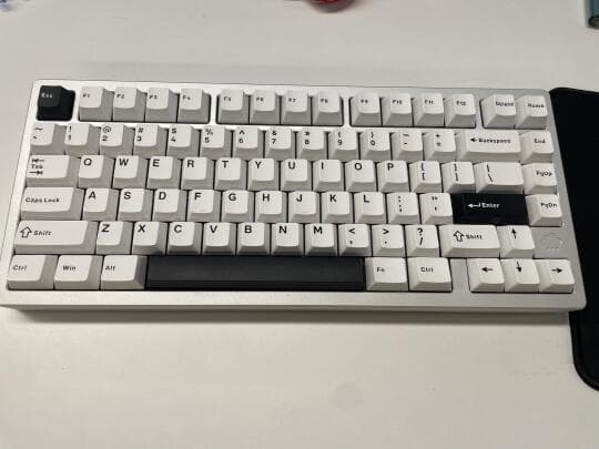 铝制机械键盘优劣对比：手感与性能全面评测
