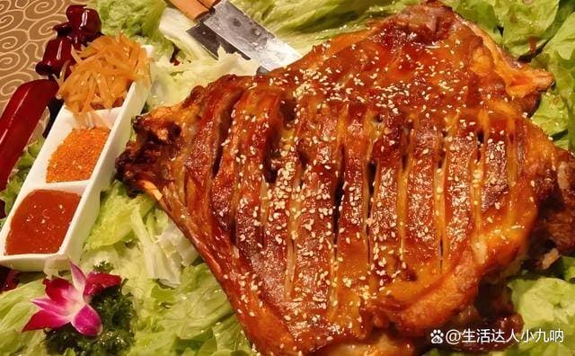 烧烤界地位最高的荤菜是什么？一口穿越草原！自制烤全羊美食！