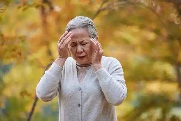 走路不稳、头晕？当心这四种疾病！