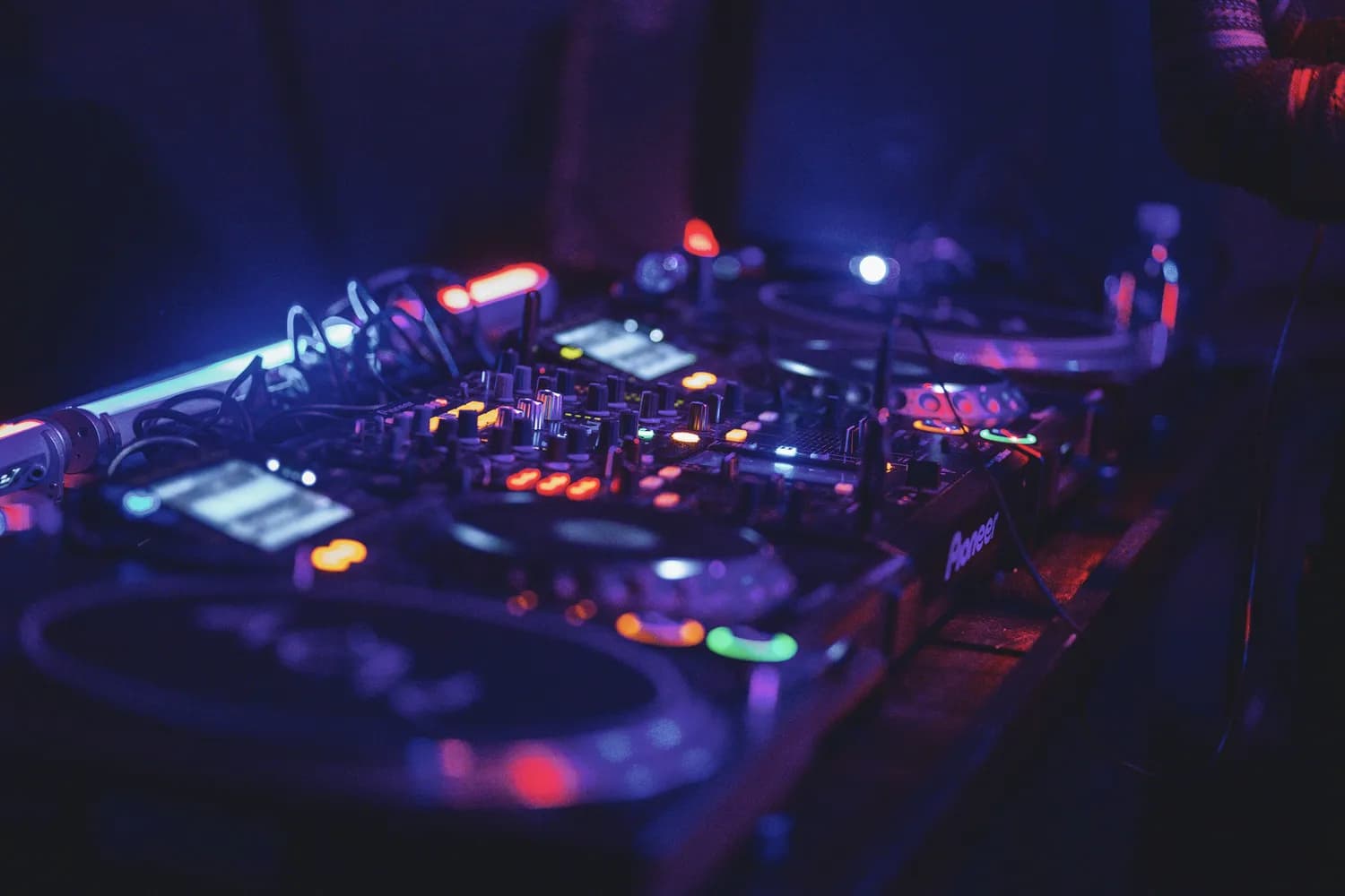 歌手自制DJ音乐技巧大揭秘！