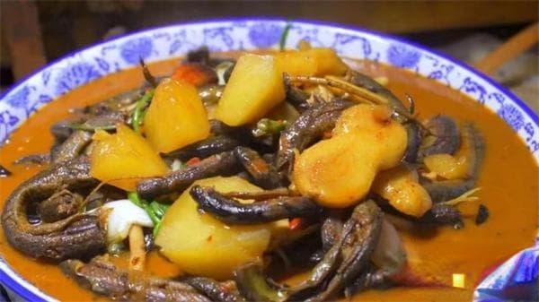 德宏美食：傣三味、泼水粑粑、孔雀宴，五味俱全的民族特色美食
